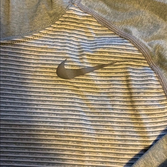 Men’s Lightweight nike running sweatshirt - Picture 2 of 4